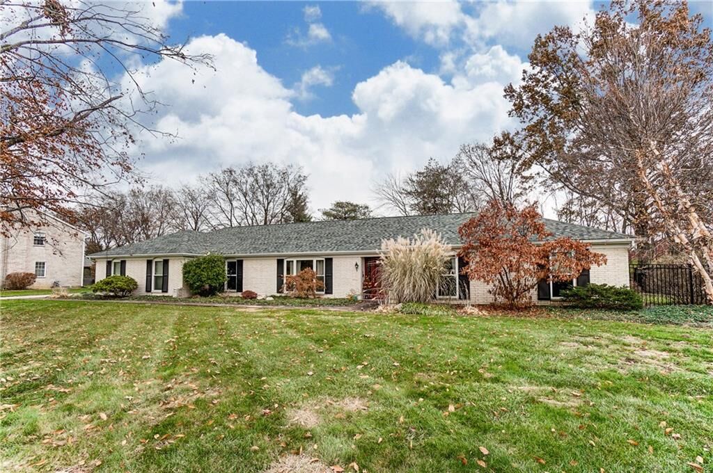 Property Photo: 6650 Carinthia Drive OH 45459