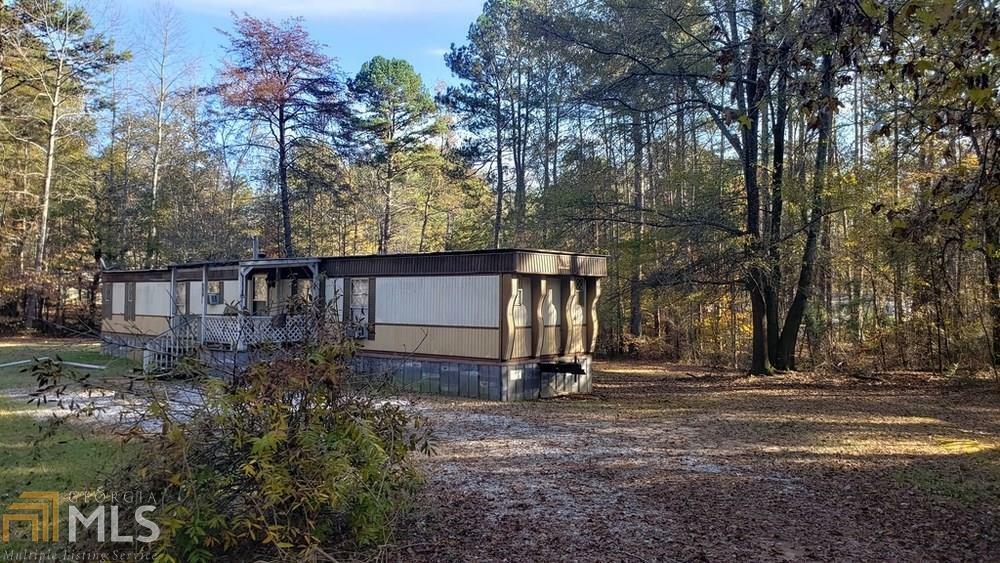 Property Photo: 5670 Joyce Lane GA 30040-9571