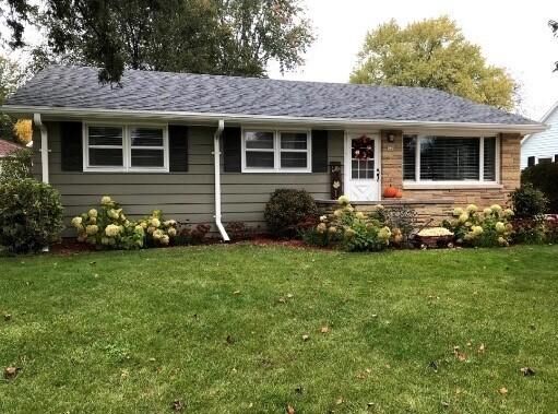 Property Photo:  548 Park Ave  WI 53105 