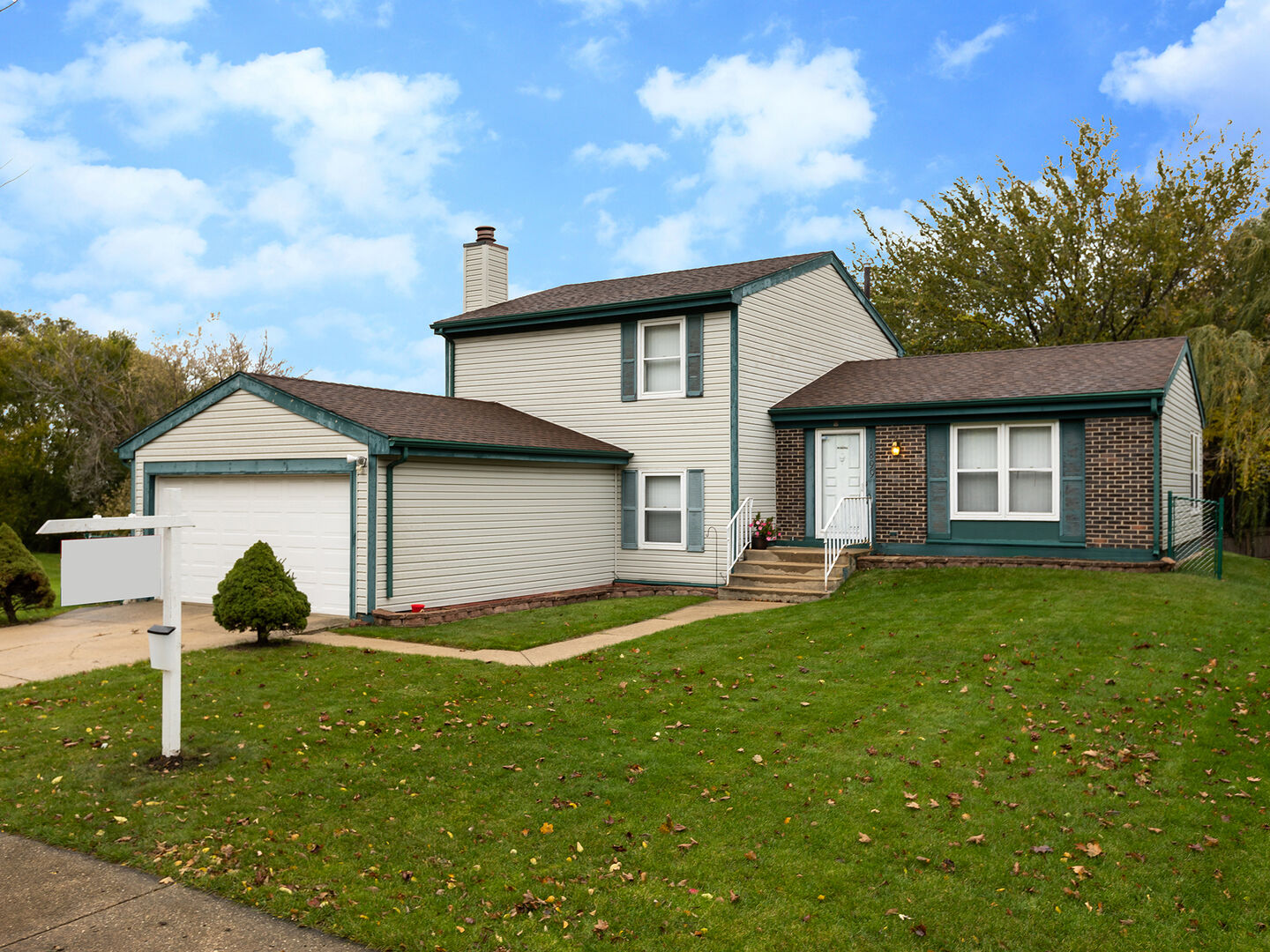 Property Photo: 1899 Scarboro Drive IL 60139