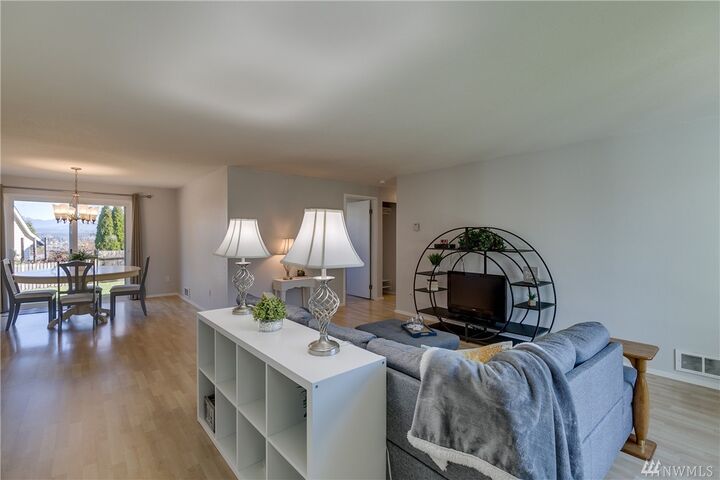 Property Photo: 729 96th Avenue NE WA 98258