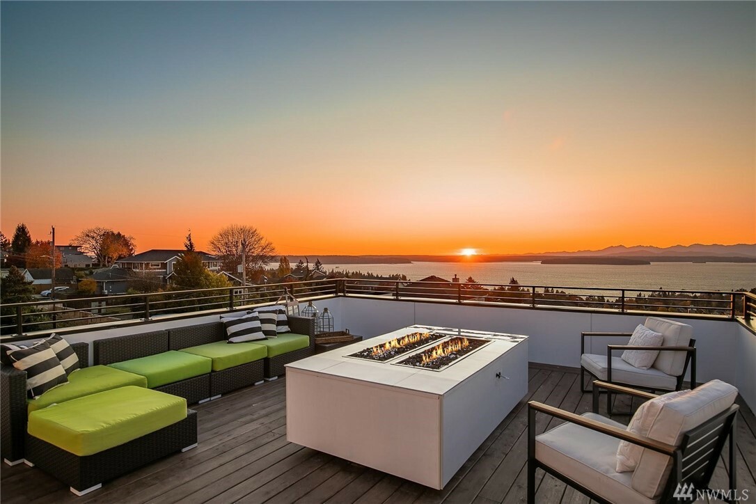 Property Photo: 6727 37th Ave SW WA 98126
