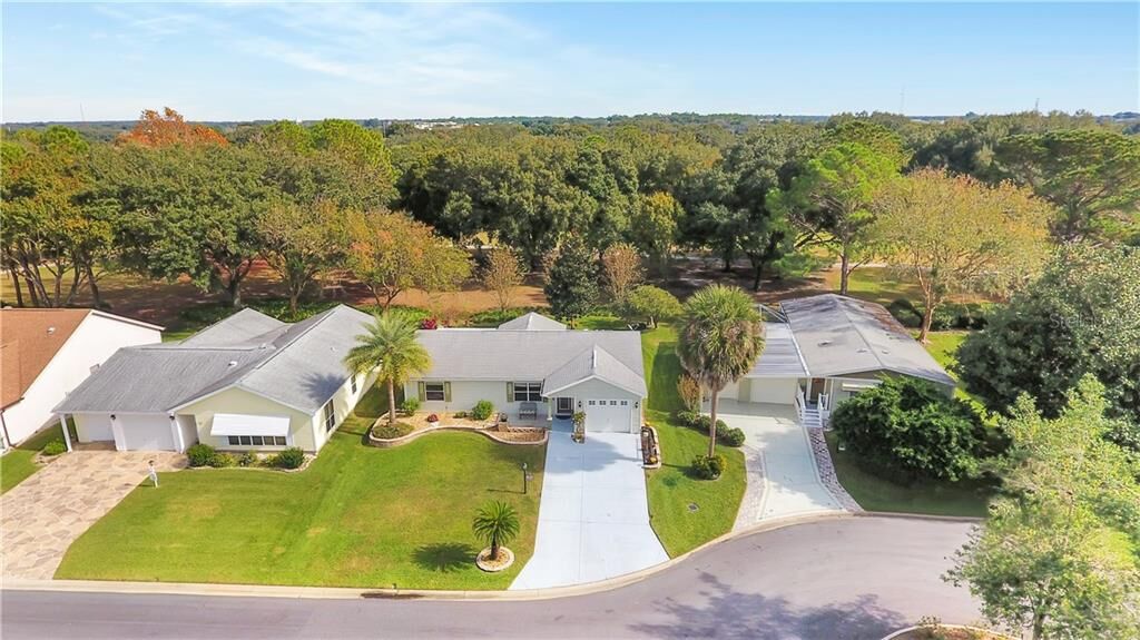 Property Photo: 1107 Del Toro Drive FL 32159