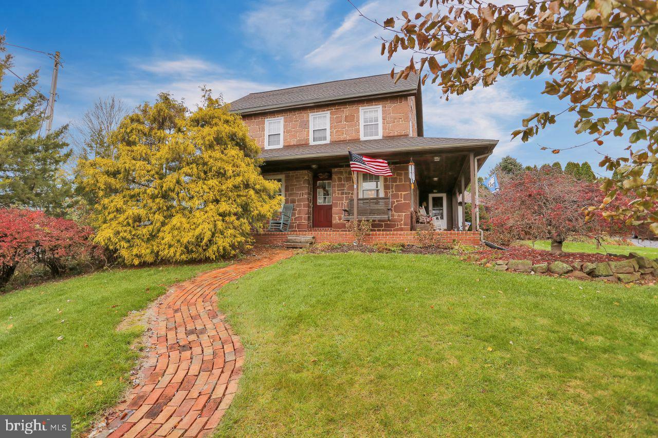 Property Photo:  80 Meadow Road  PA 17569 