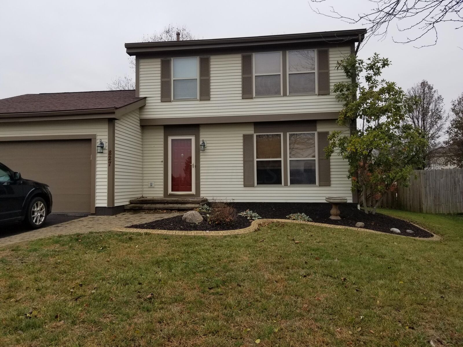 Property Photo: 827 Prairie Road OH 43119