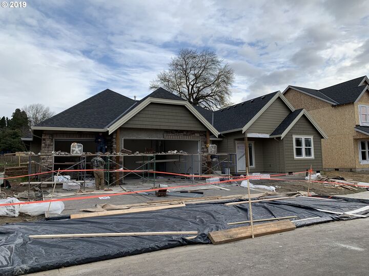 12894 SE Sprout Ln  Milwaukie OR 97222 photo