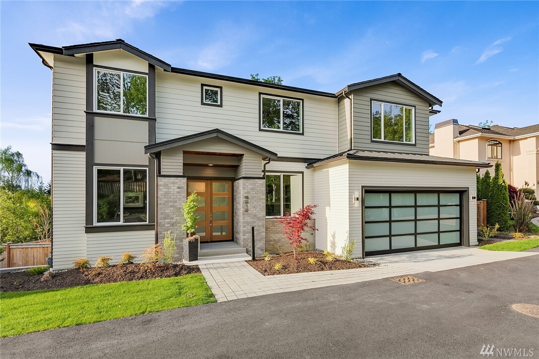 Property Photo: 8212 SE 28th St WA 98040