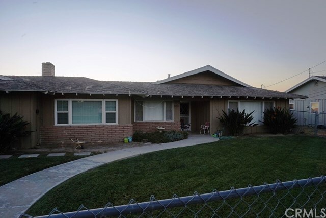 Property Photo: 609 N Lake Street CA 92544