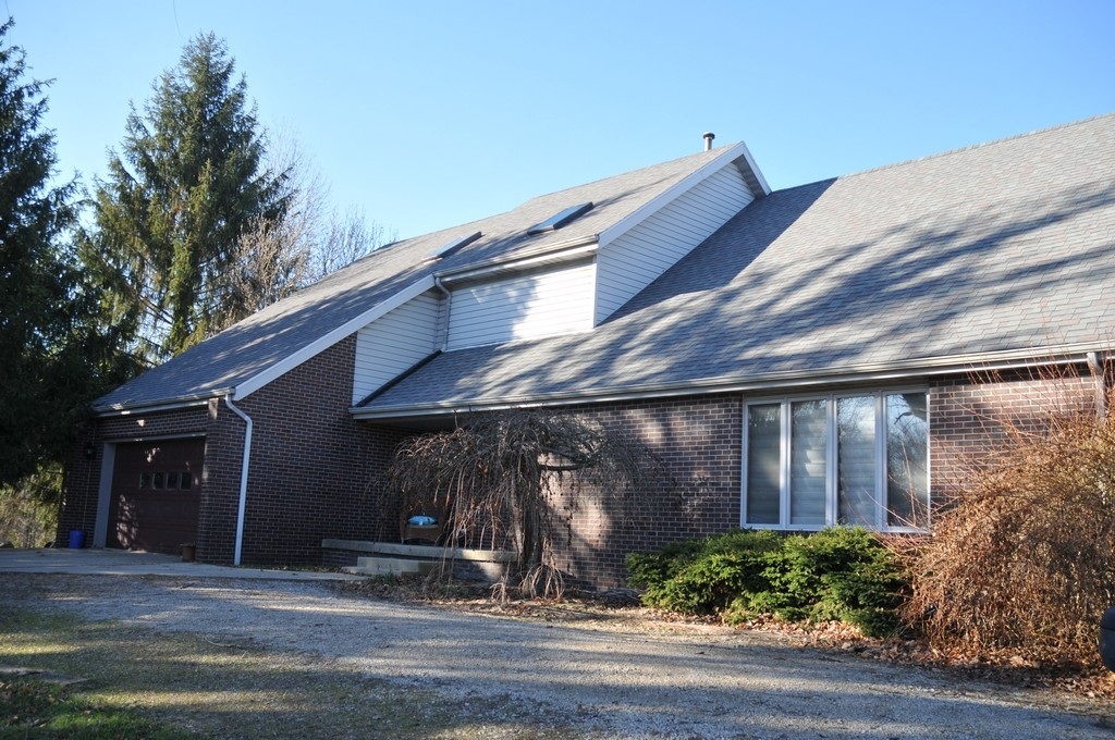 Property Photo:  724 Southview Drive  IN 47362-1547 