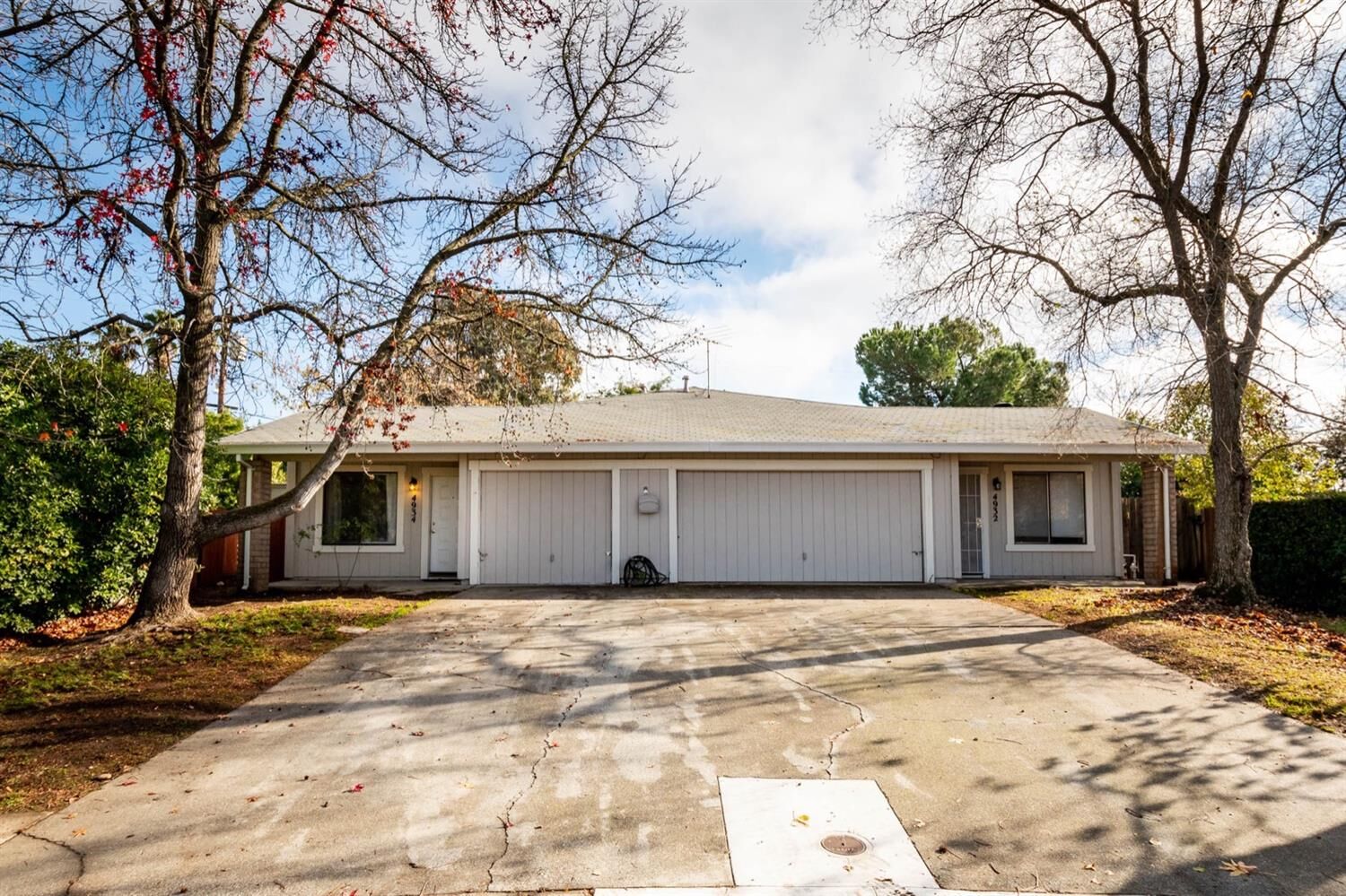 Property Photo: 4932 4934 Saddlerock Way CA 95841