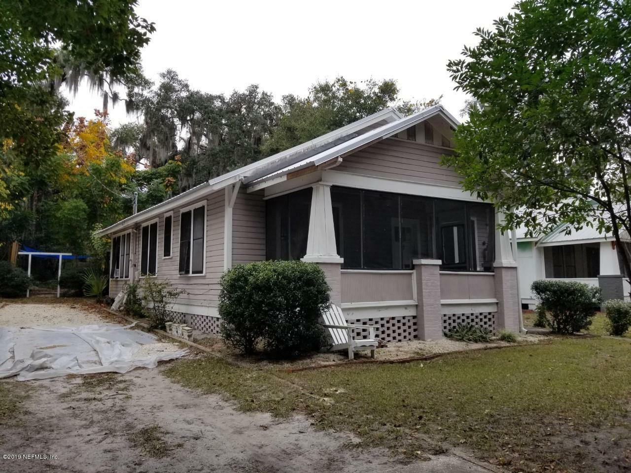 Property Photo:  902 S 14th Street  FL 32177 