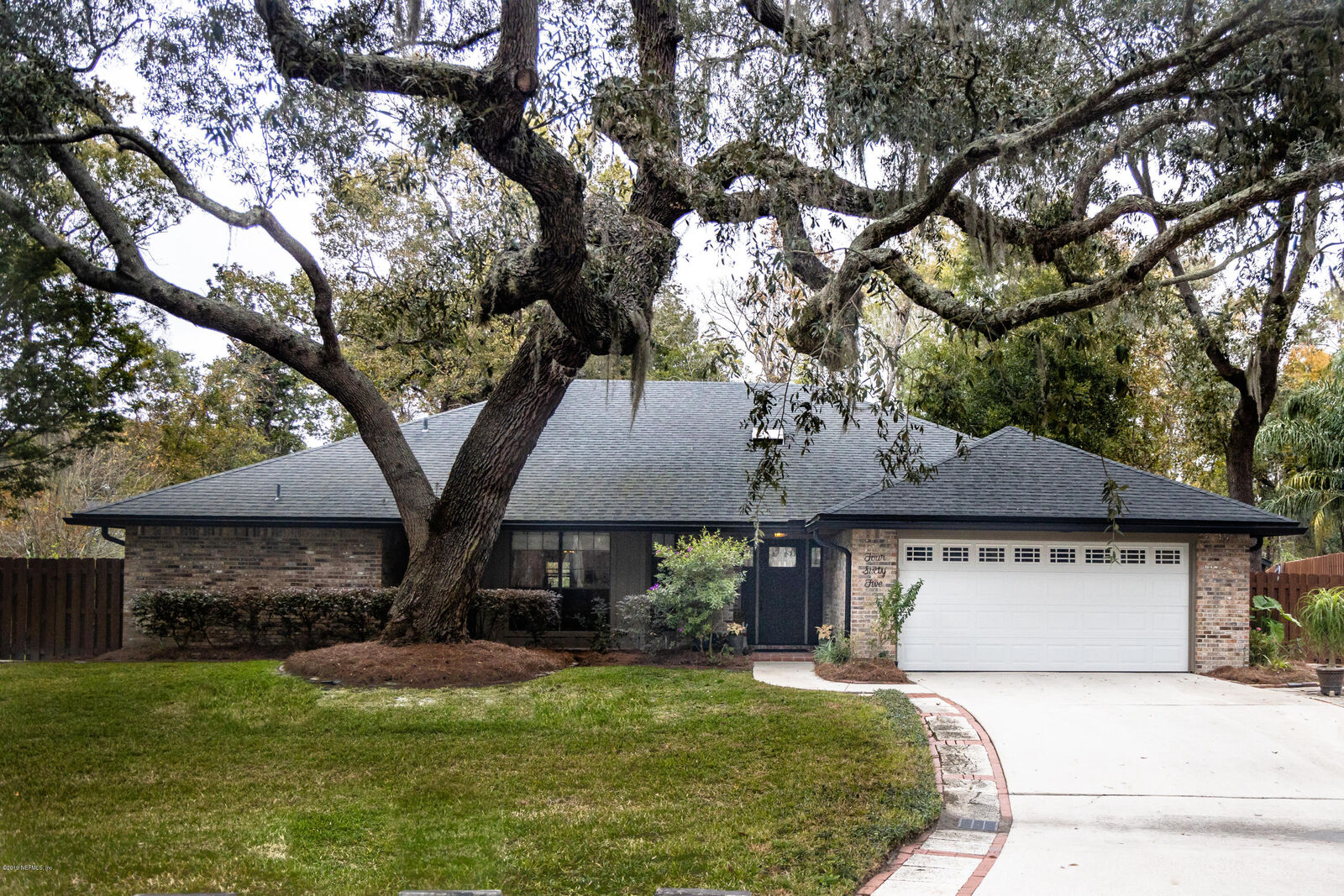 Property Photo: 465 San Clementi Drive FL 32003