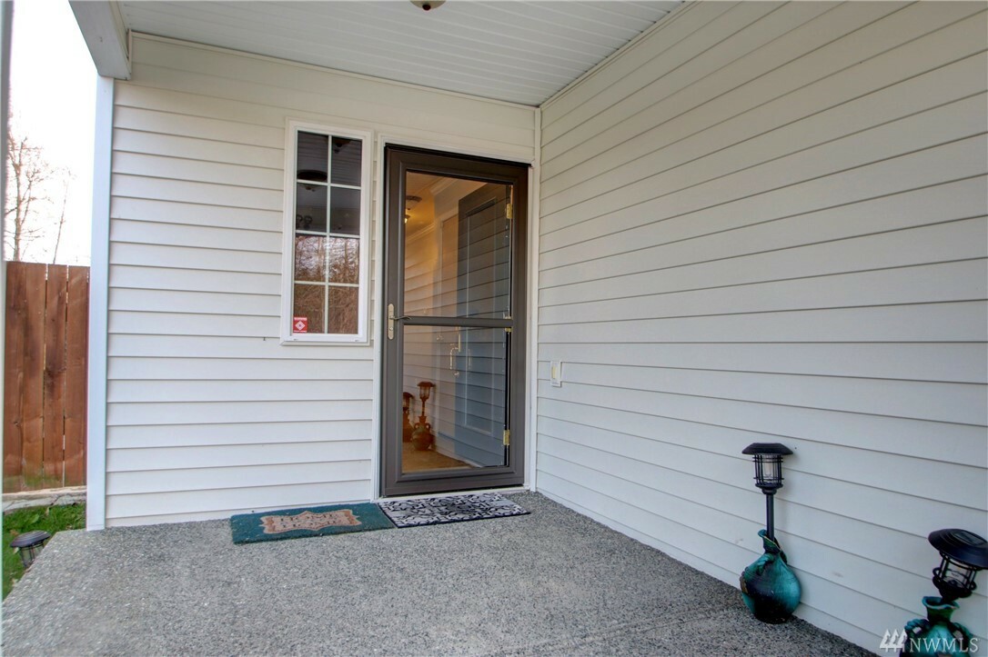 Property Photo: 3100 Rosewood St WA 98273