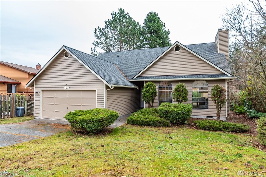 Property Photo:  1951 NE 11th Avenue  WA 98277 