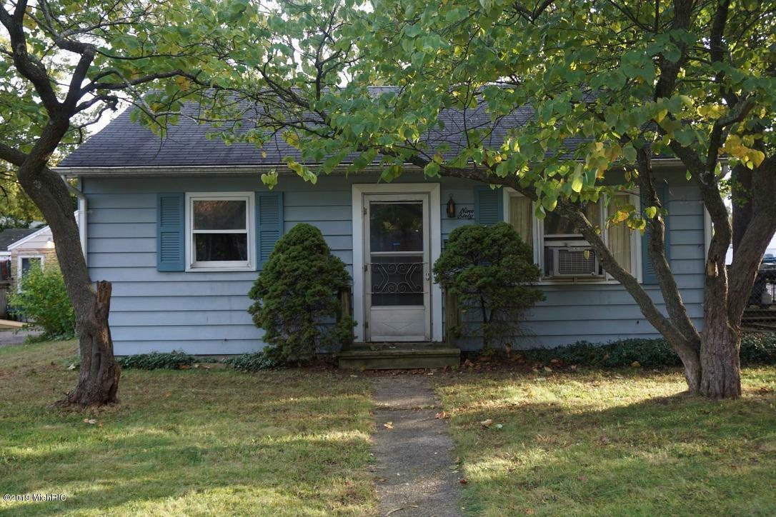 Property Photo:  960 33rd Street SW  MI 49509 