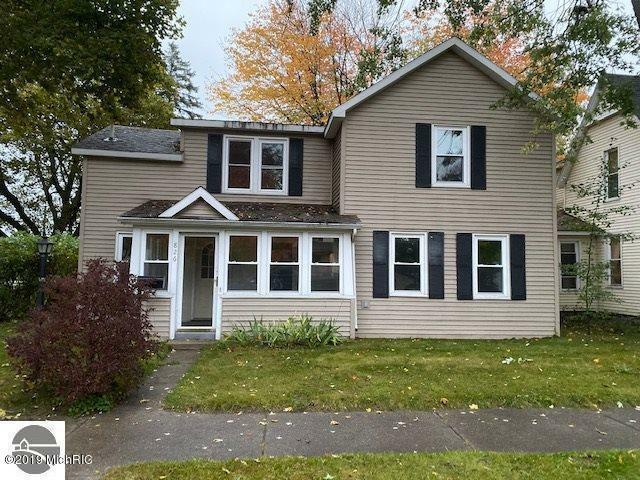 Property Photo:  826 Marion Avenue  MI 49307 