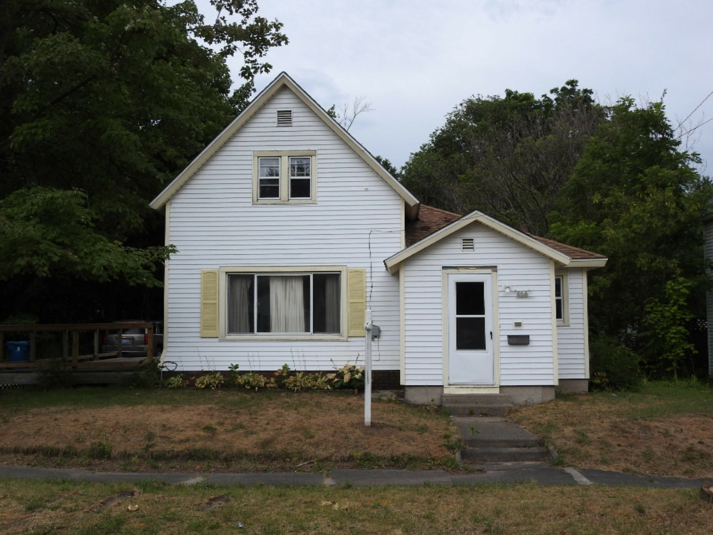 Property Photo:  514 Wood Street  MI 49420 