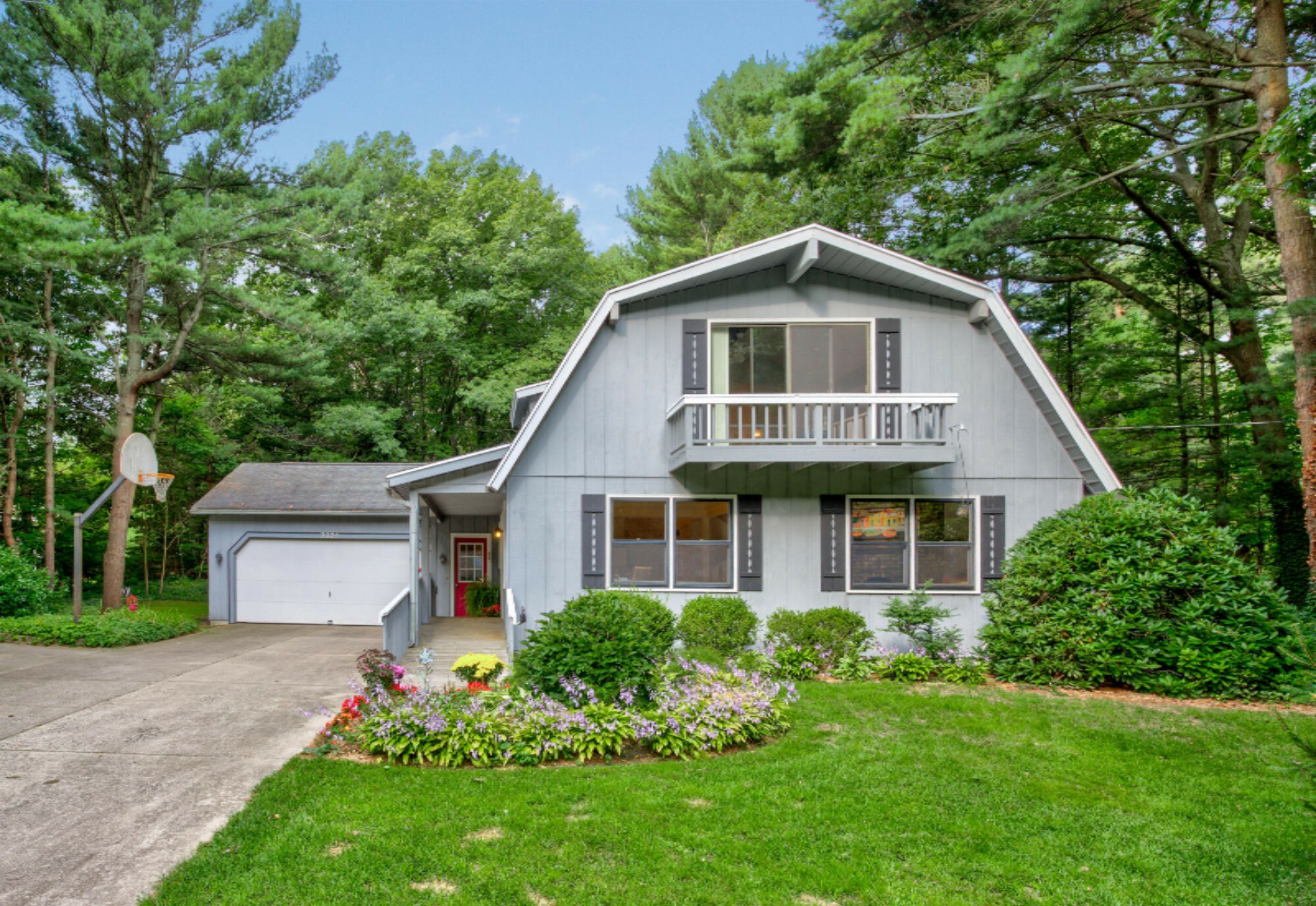 Property Photo:  3325 Elderwood Avenue  MI 49424 