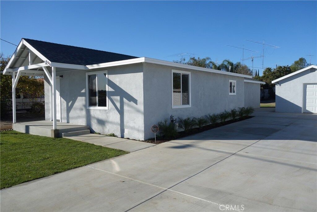 Property Photo:  5946 Crest Avenue  CA 92503 