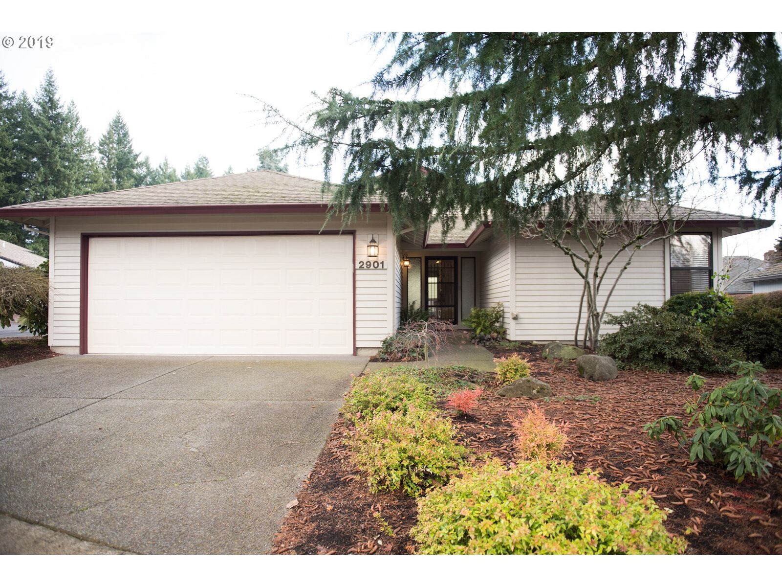 Property Photo:  2901 SE 155th Ave  WA 98683 