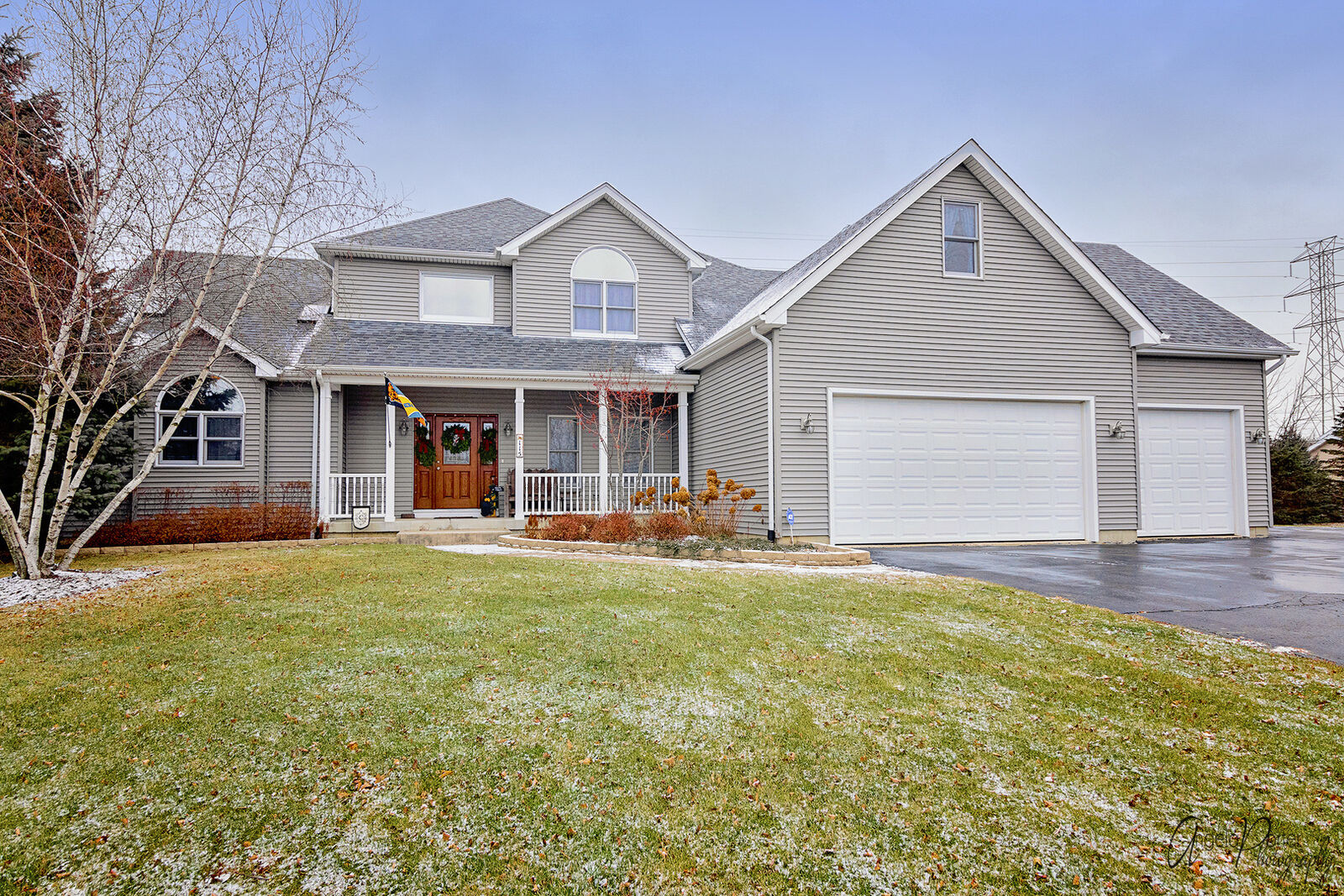 Property Photo:  115 South Dawn Marie Drive  IL 60073 
