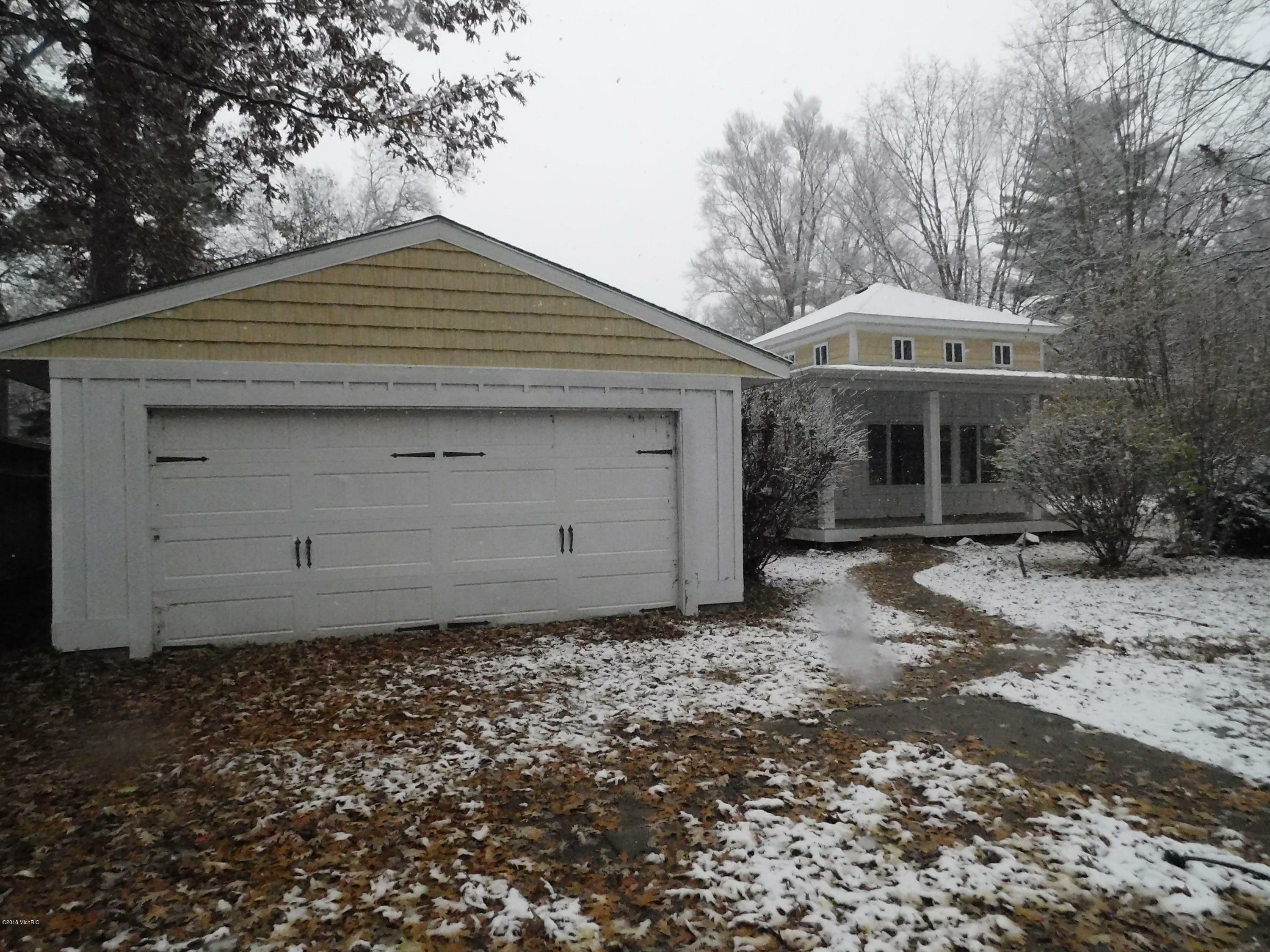 Property Photo:  15249 Central Avenue  MI 49456 