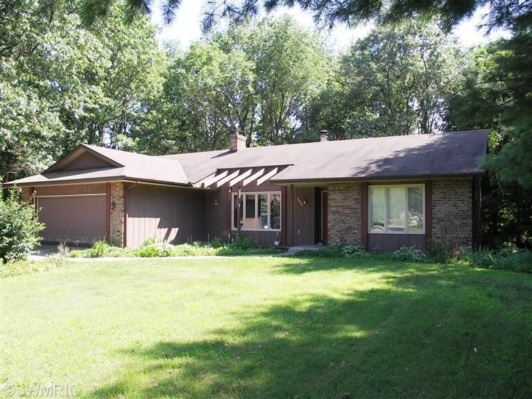 Property Photo:  2207 Lakeridge Drive  MI 49424 
