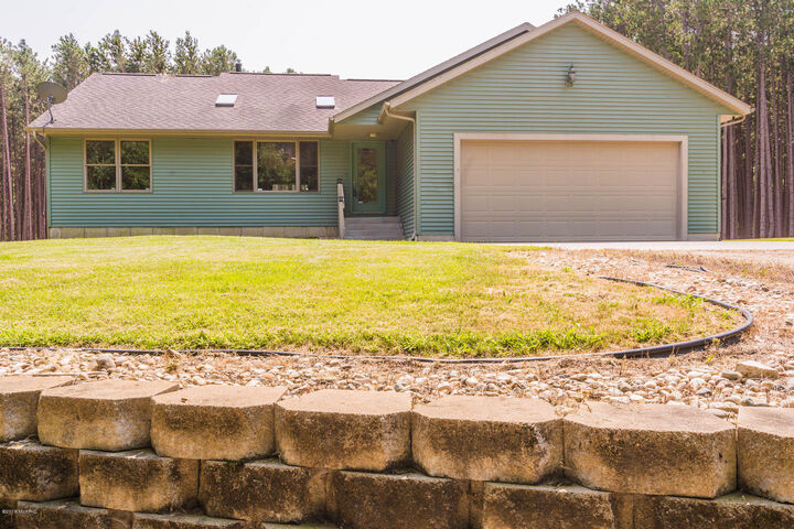 2701 W Michillinda Road  Whitehall MI 49461 photo