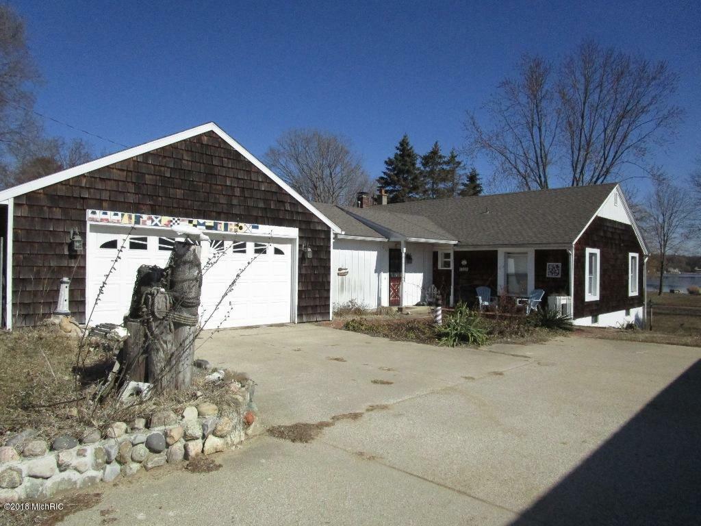 Property Photo: 3337 Dumont Lake Drive MI 49010