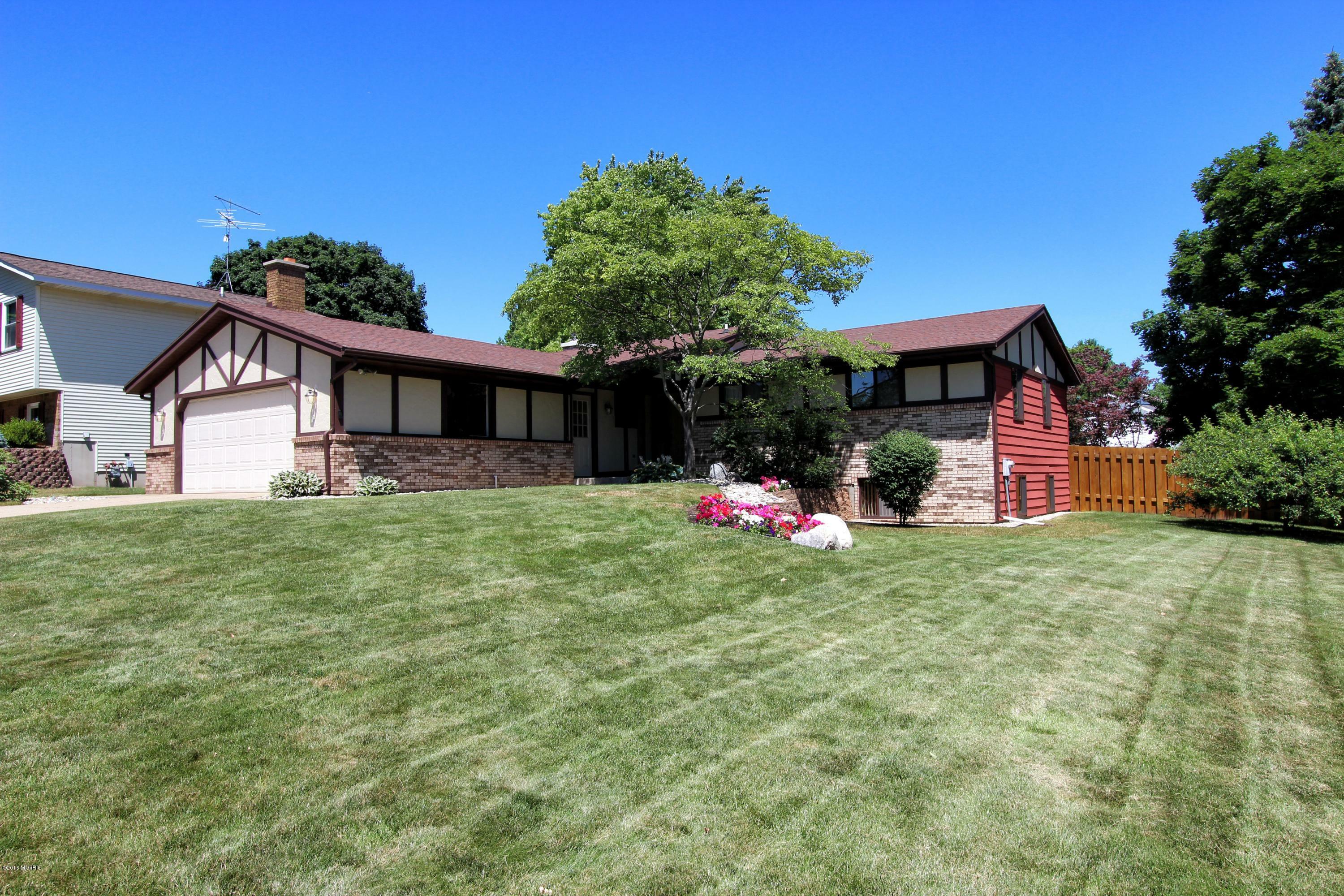 Property Photo:  3279 Yellowstone Drive SW  MI 49418 