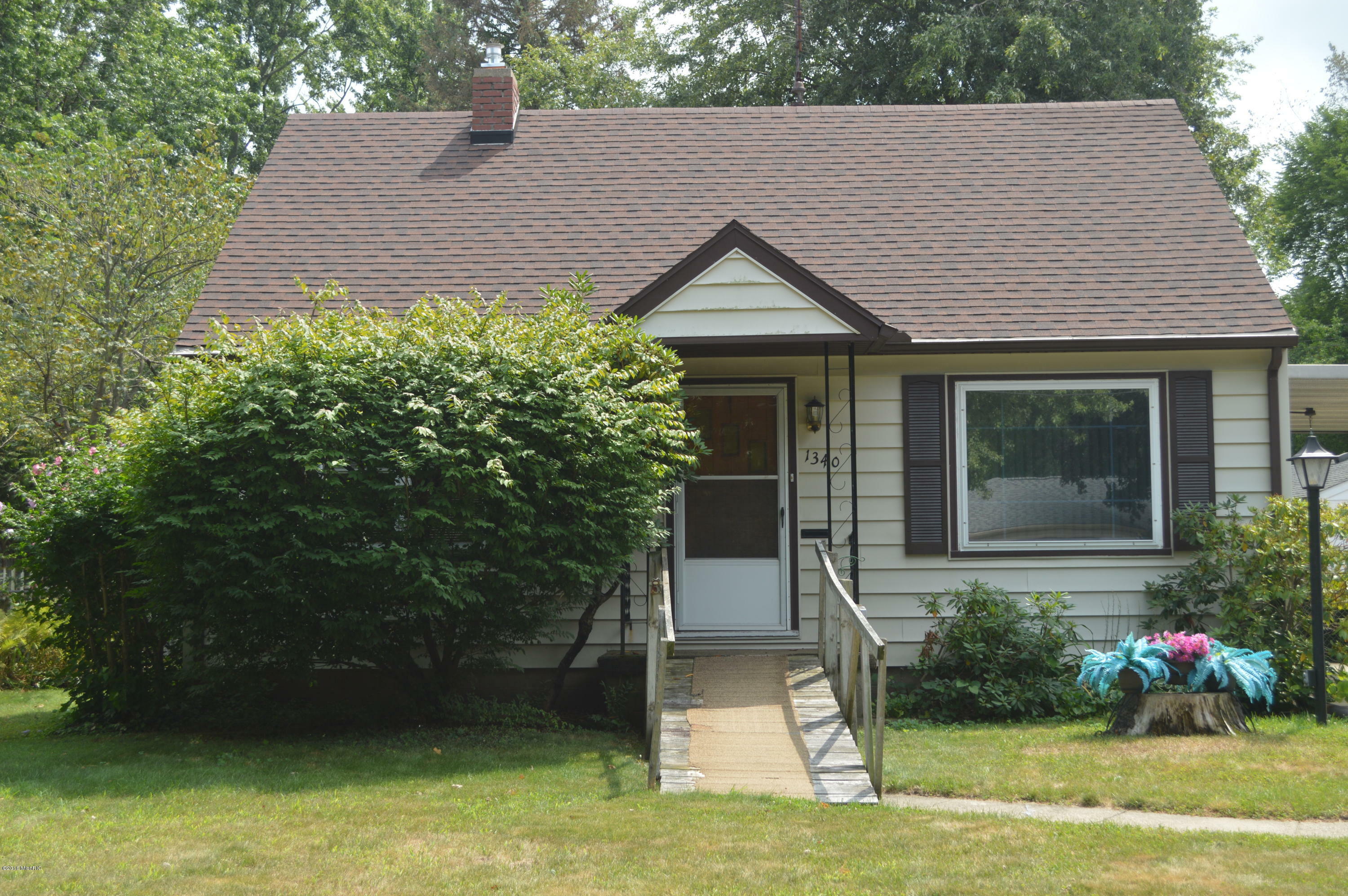 Property Photo:  1340 Howard  MI 49120 