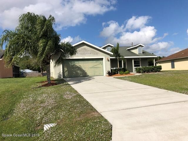 Property Photo: 347 Sauders Road SE FL 32909