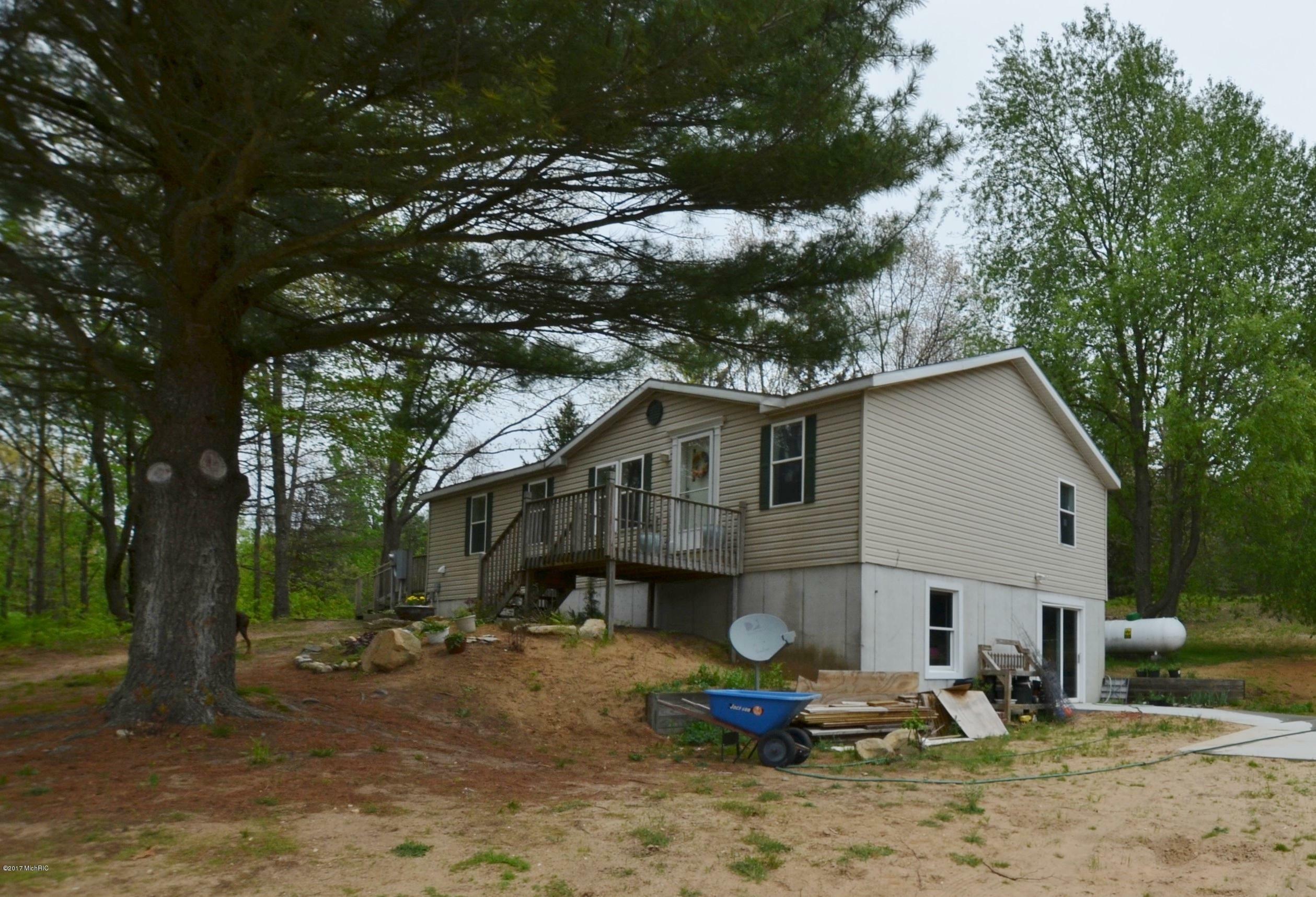 Property Photo:  13030 N Cypress Avenue  MI 49677 