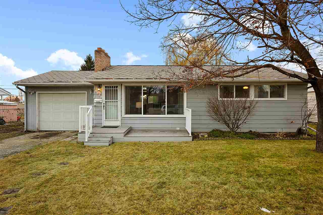 Property Photo:  5619 N G St  WA 99205 