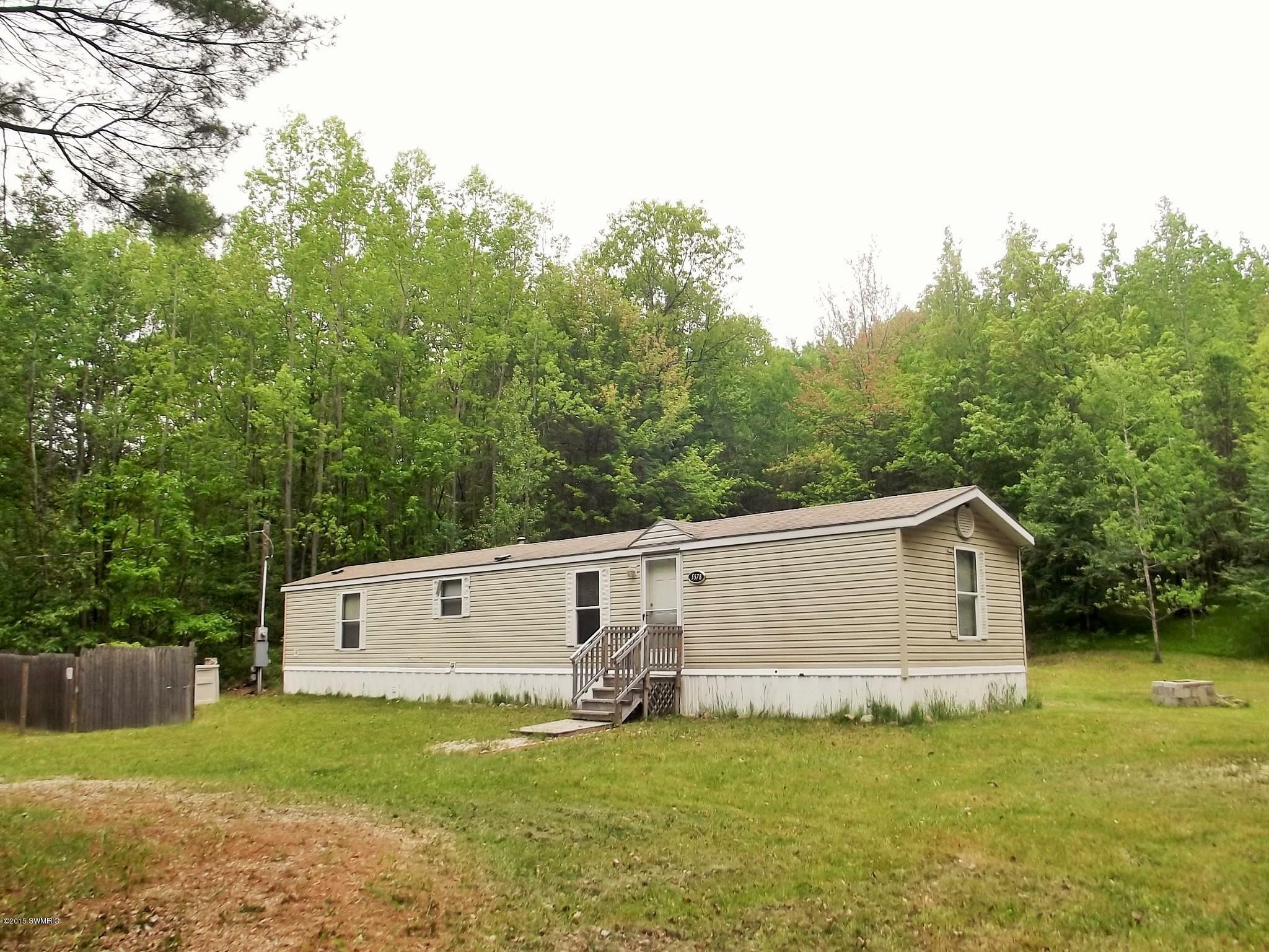 Property Photo: 5578 E 68th Street MI 49623