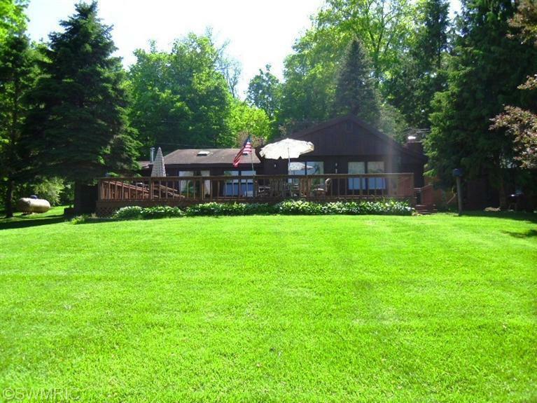 Property Photo:  122 Macdougall Street  MI 49055 