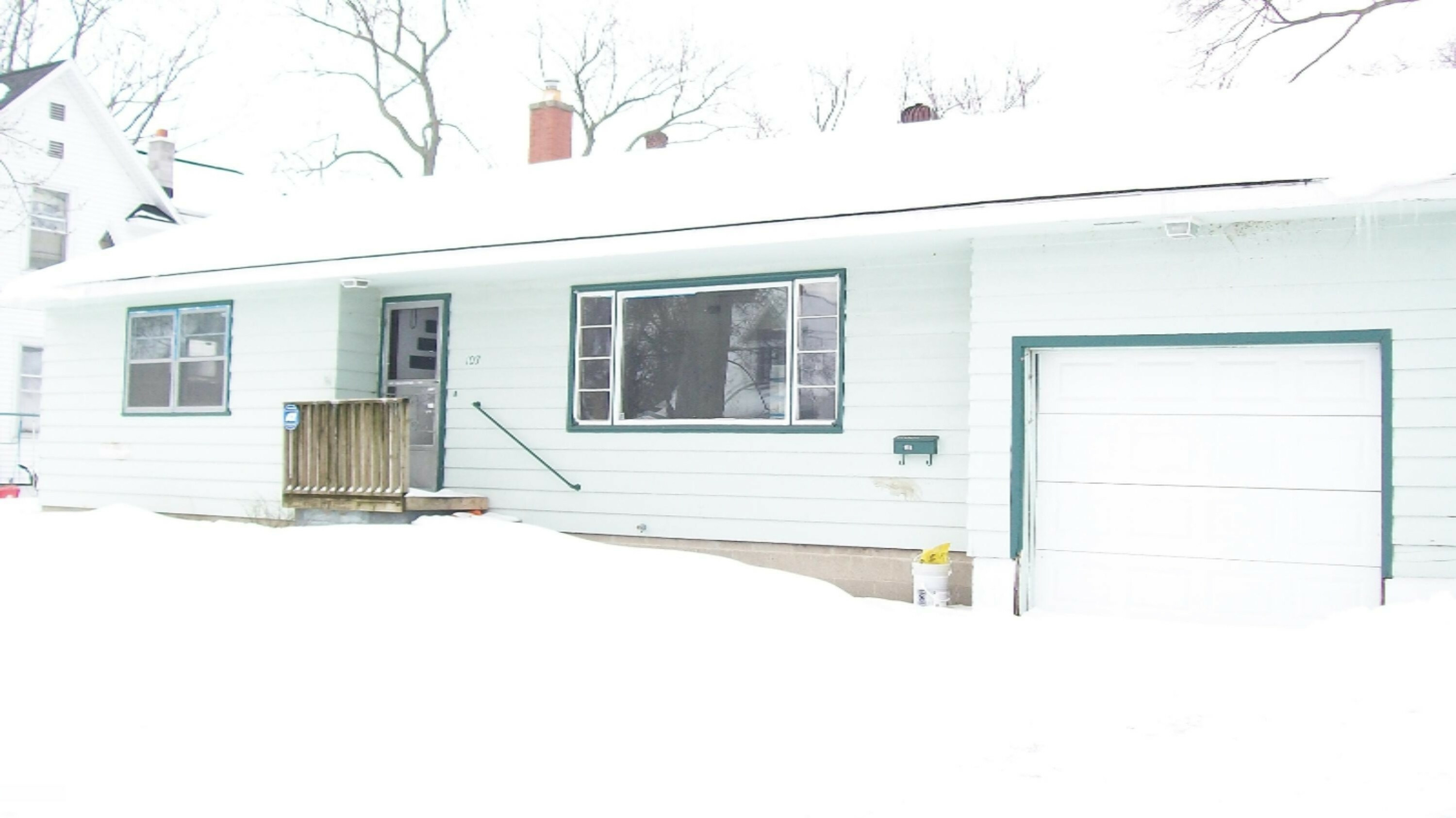 Property Photo:  103 N Griffin Street  MI 49417 