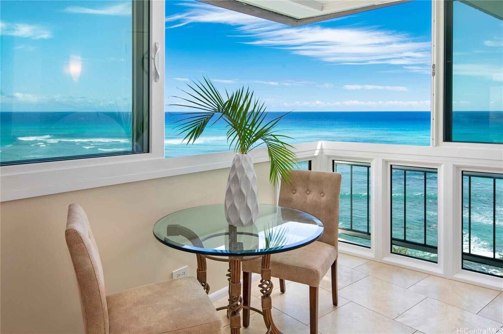 Property Photo:  2943 Kalakaua Avenue Ph-1207  HI 96815 