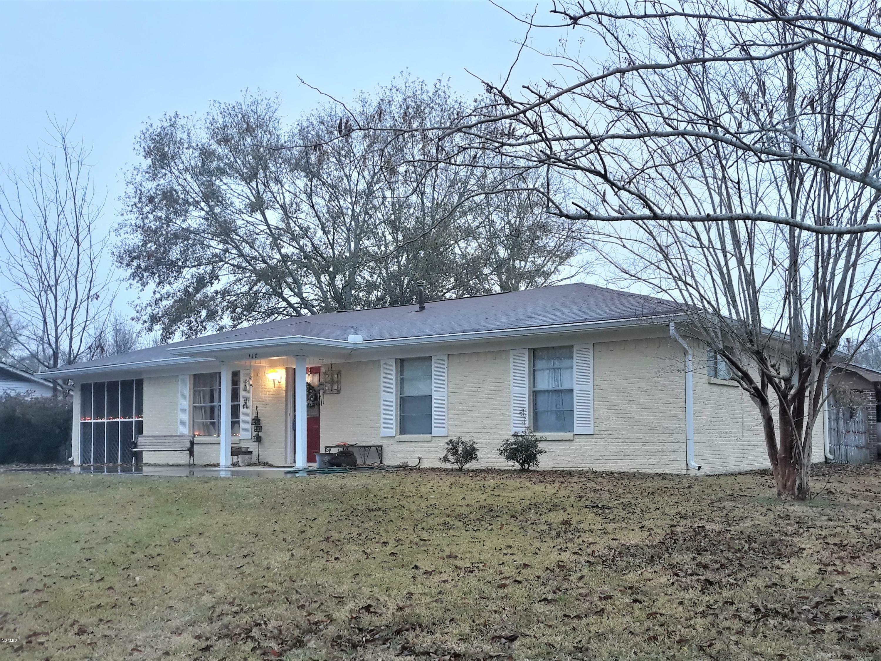 Property Photo:  118 Lee Court  MS 39503 