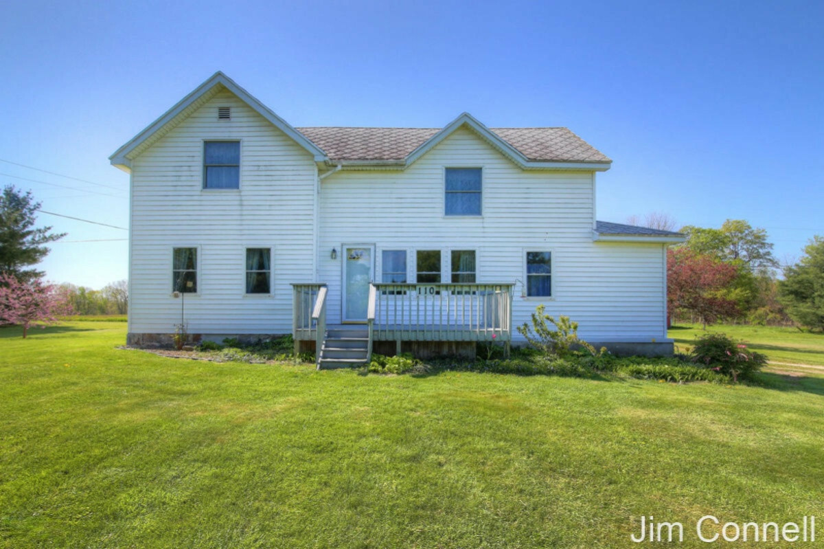 Property Photo:  110 13 Mile Road NE  MI 49345 