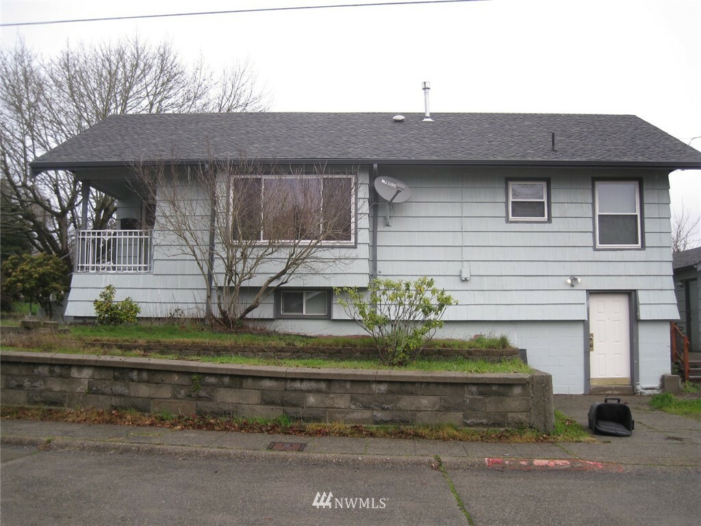 Property Photo:  1202 Broadway Avenue  WA 98337 