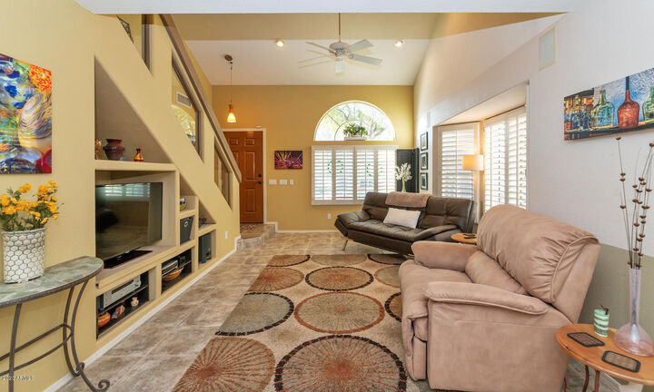 Property Photo: 16036 N 11th Avenue 1111 AZ 85023