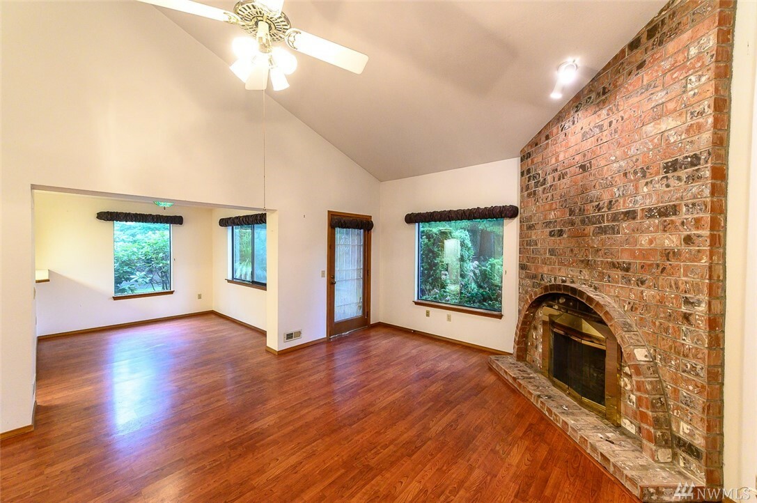 Property Photo: 31738 49th Lane SW C WA 98023