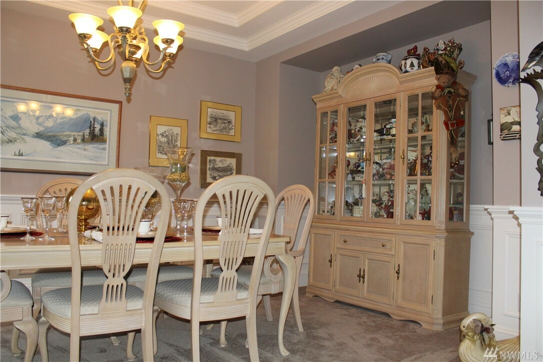 Property Photo: 825 Lincoln Ave SE WA 98057