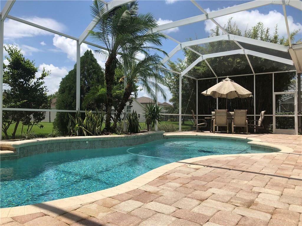 Property Photo:  4304 Waterford Landing Drive  FL 33558 