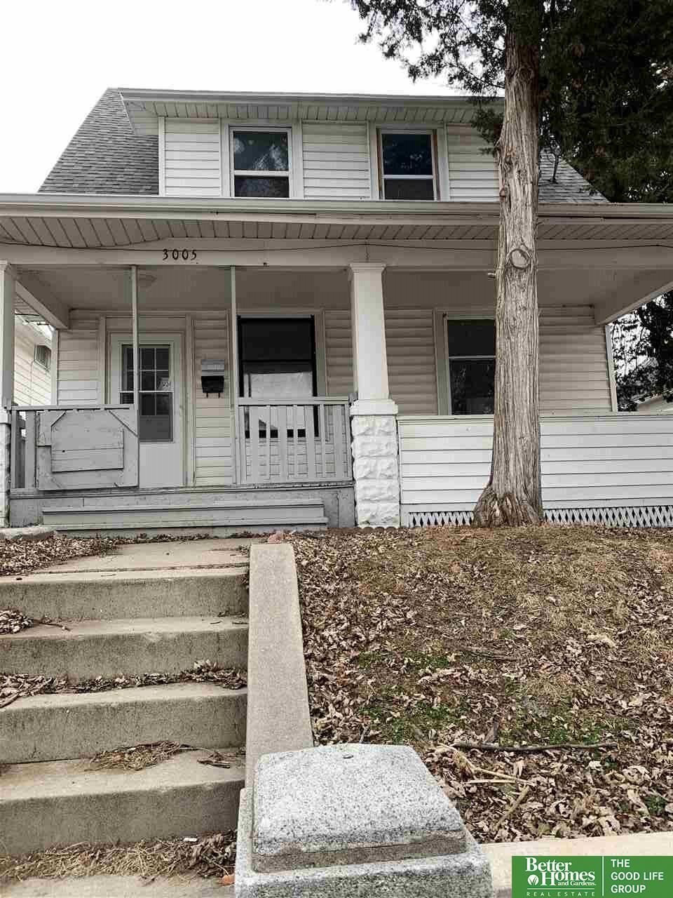 Property Photo: 3005 S 16th NE 68108