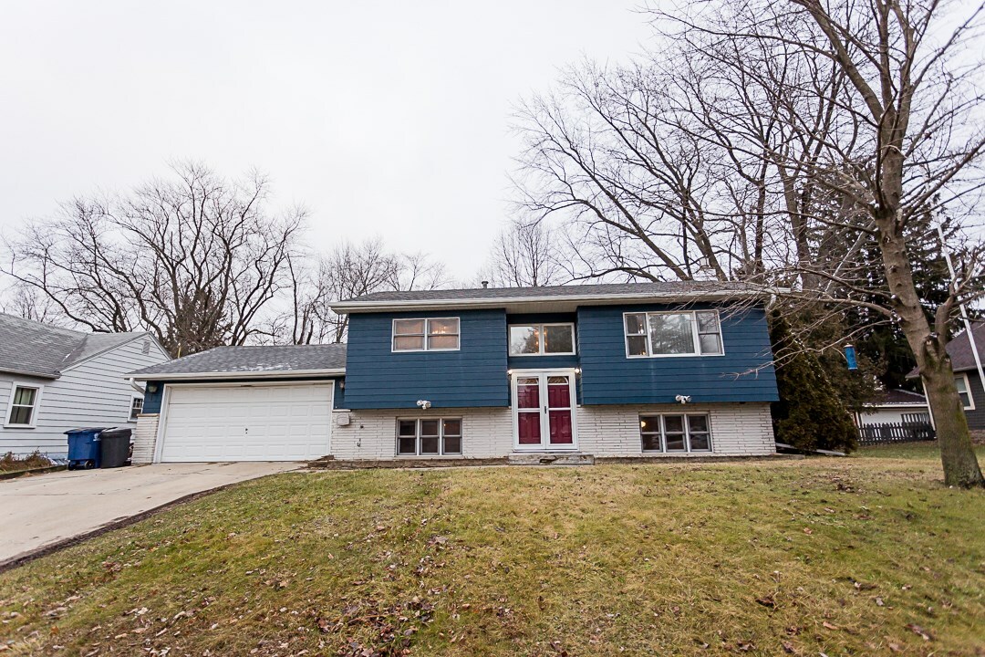 Property Photo:  1509 A Street  IN 46350 