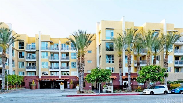 Property Photo:  21301 Erwin Street 202  CA 91367 