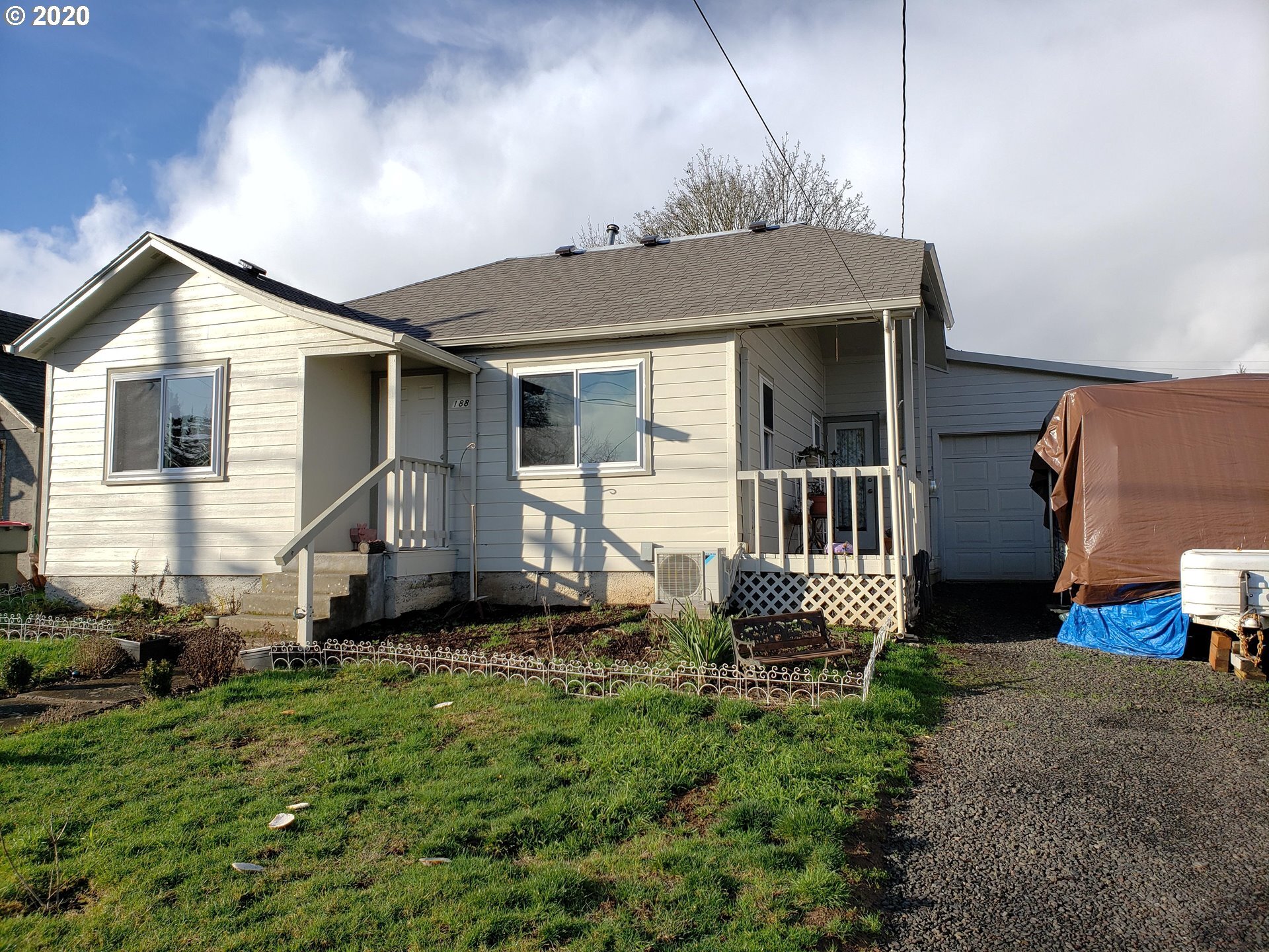 Property Photo: 188 NW 3rd St OR 97396