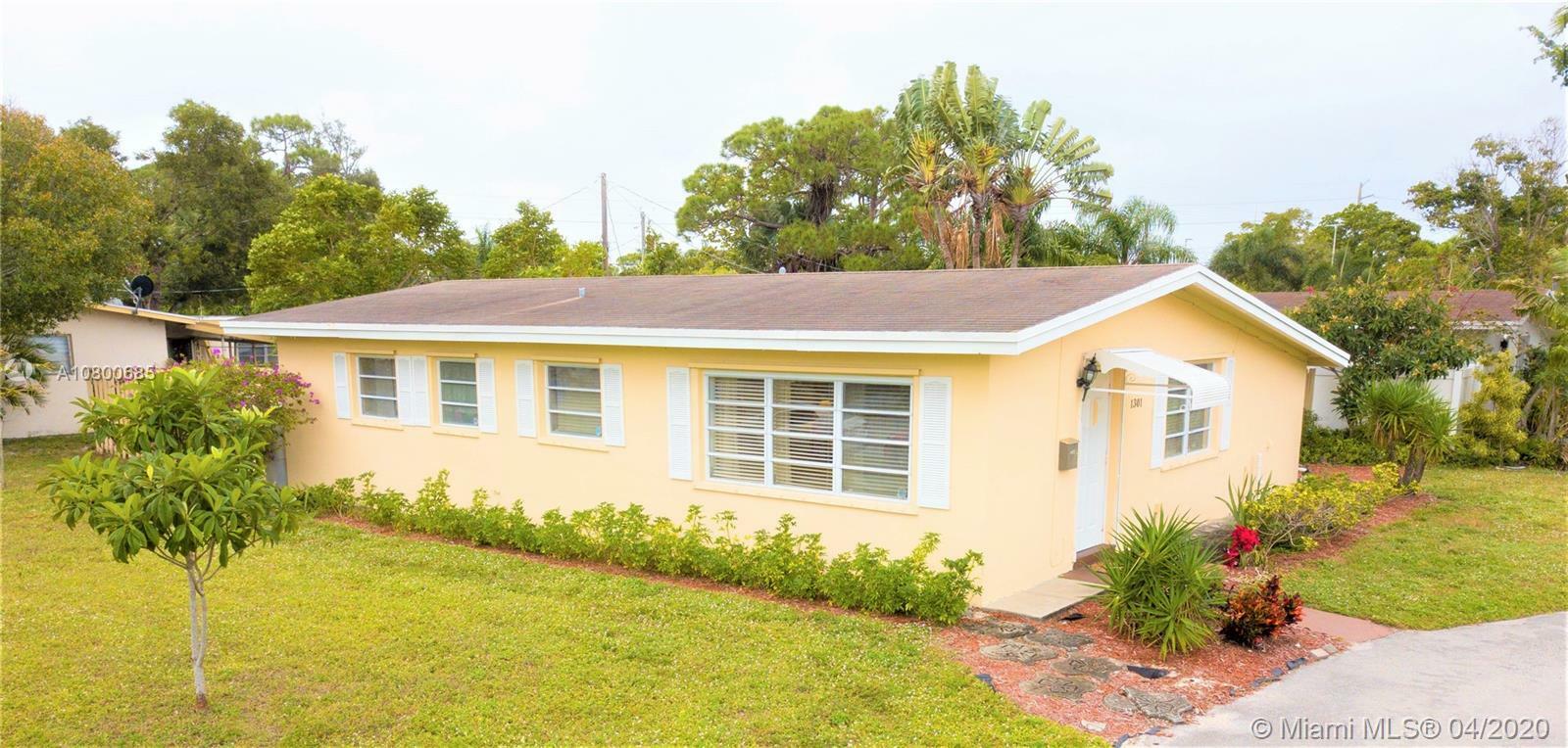 Property Photo:  1301 SW 30th Ave  FL 33312 